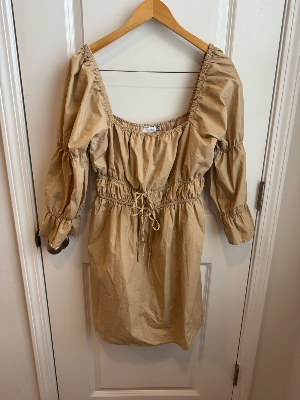 Greylin Beige Puff-Sleeve Dress Large